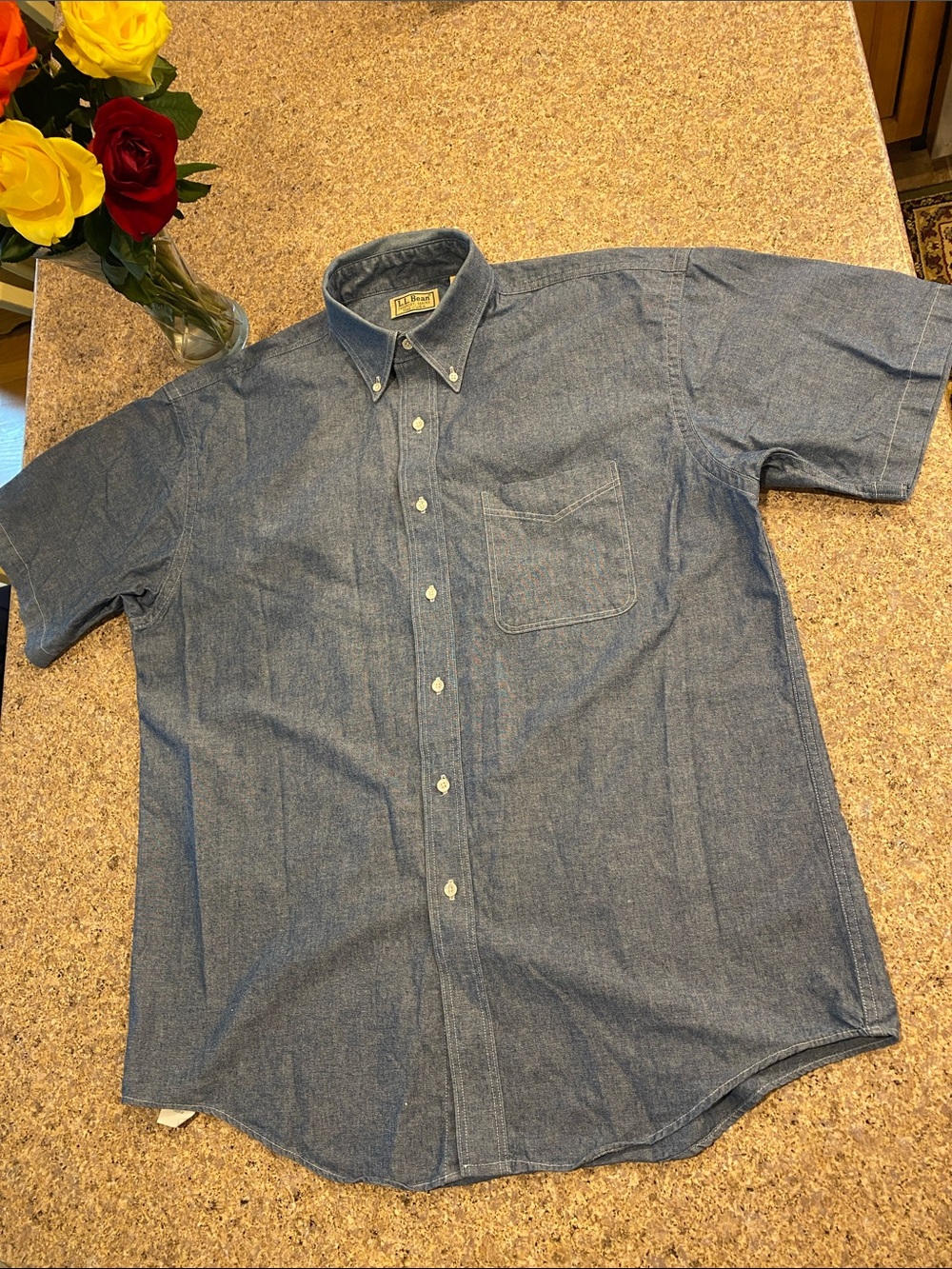 L.L. Bean Blue Short Sleeve Button Down Casual 100% Cotton Pocket Shirt MUSTY L
